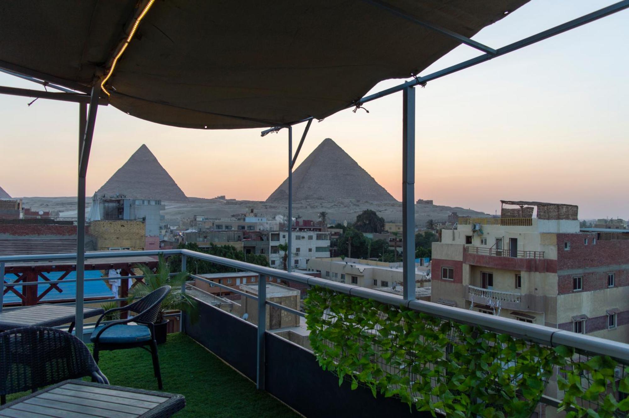 The Pyramids Gate Inn Kafret el-Gabal Exterior foto
