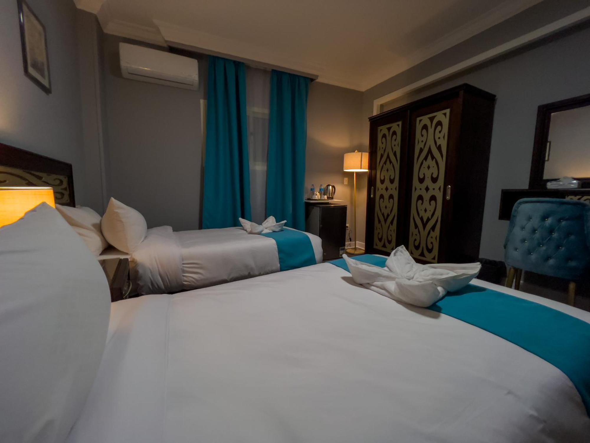 The Pyramids Gate Inn Kafret el-Gabal Exterior foto